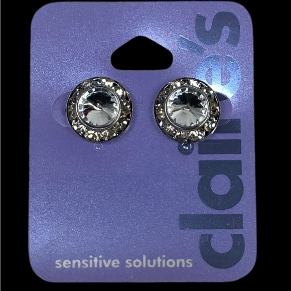 🆕 Claire’s Faux Round Bling Earrings Sensitive Solutions New! 💎 - Picture 1 of 16
